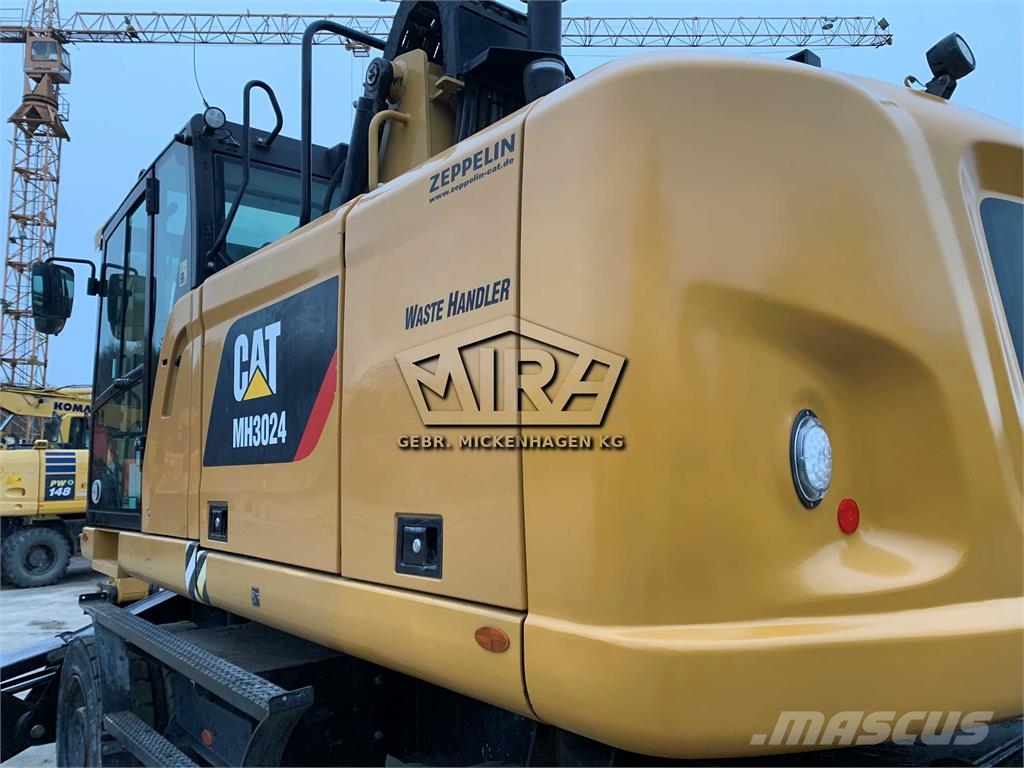 CAT MH 3024 Movimentazione rifiuti