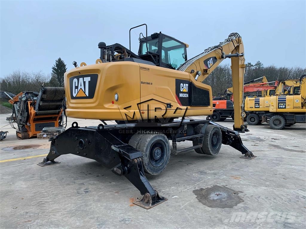 CAT MH 3024 Movimentazione rifiuti