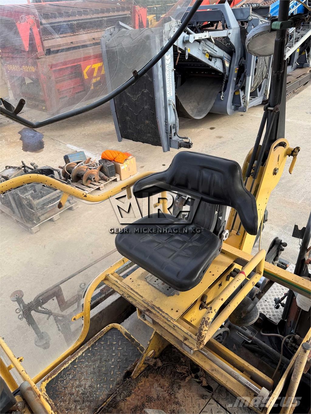Demag DF 115 P Strassenfertiger