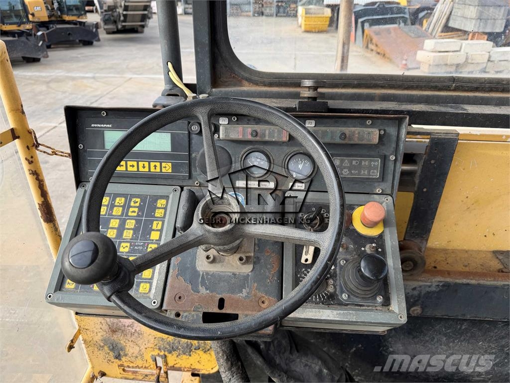 Demag DF 115 P Strassenfertiger