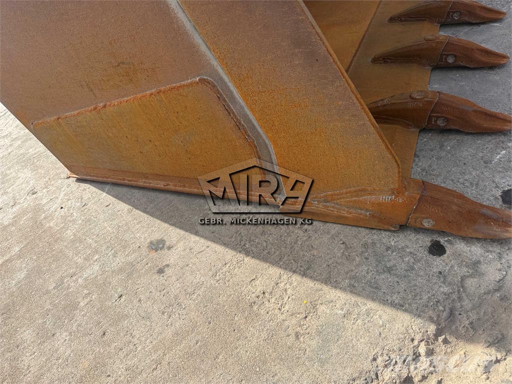 Hitachi 2700 mm/ SW Volvo L60-L90 Schaufeln