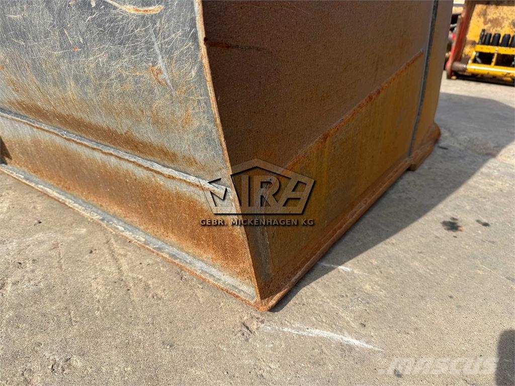 Hitachi 2700 mm/ SW Volvo L60-L90 Schaufeln