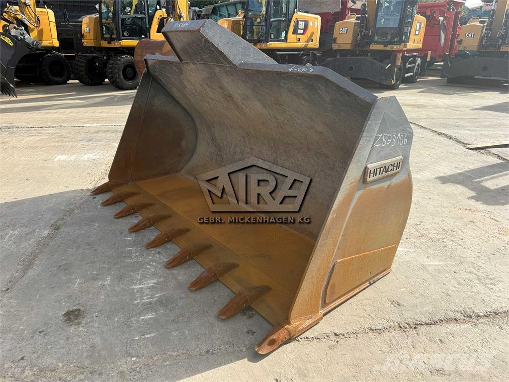 Hitachi 2700 mm/ SW Volvo L60-L90 Schaufeln