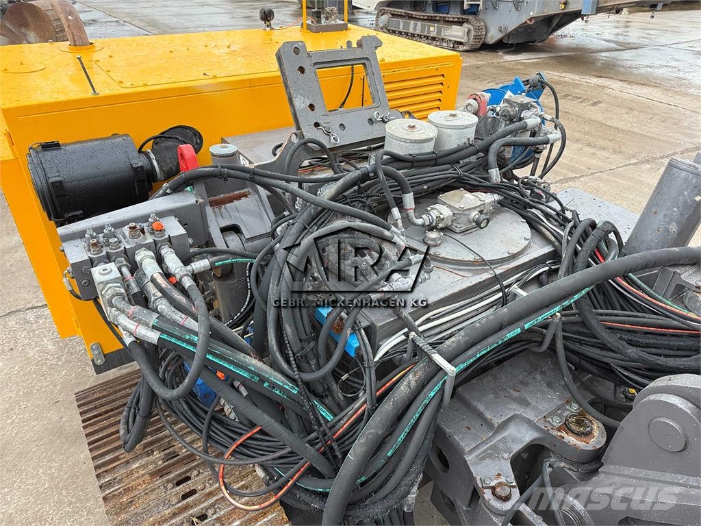 Klemm KR 806-5F ! Double-Drive ! Surface drill rigs