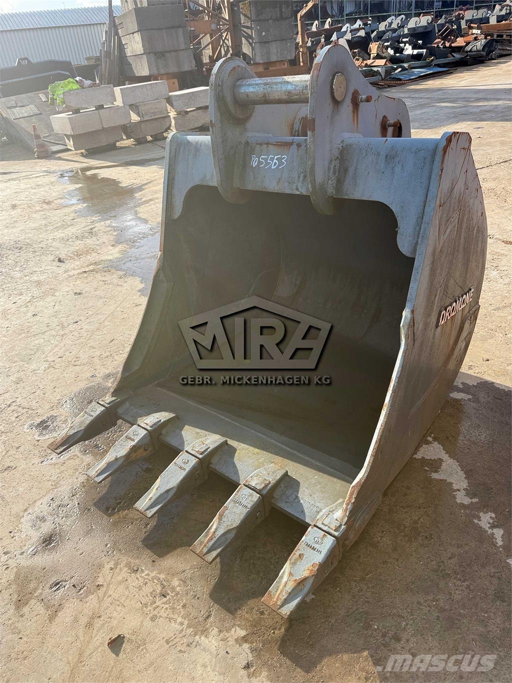 Komatsu 1.200 mm/ PC 210 Tranšėjų kasimo technika