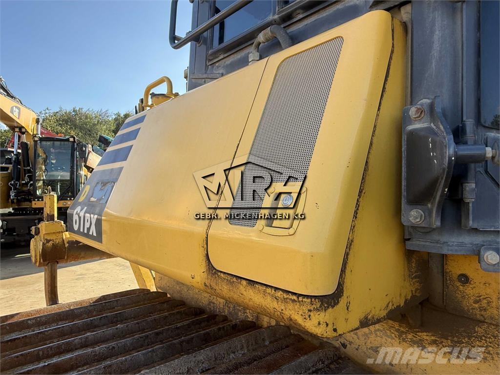 Komatsu D 61 PXi-24 + Ripper Telaketjupuskutraktorit