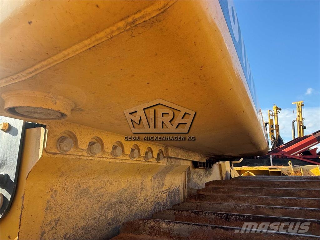 Komatsu D 61 PXi-24 + Ripper Telaketjupuskutraktorit