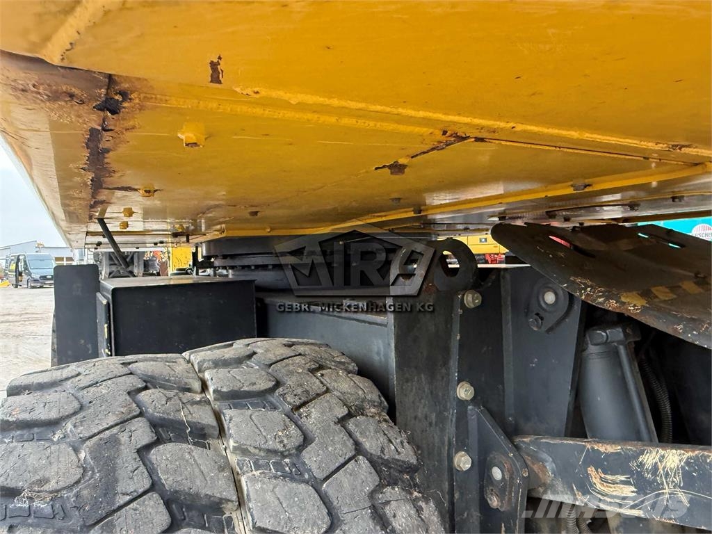 Komatsu PW 180-10 حفارات بعجل