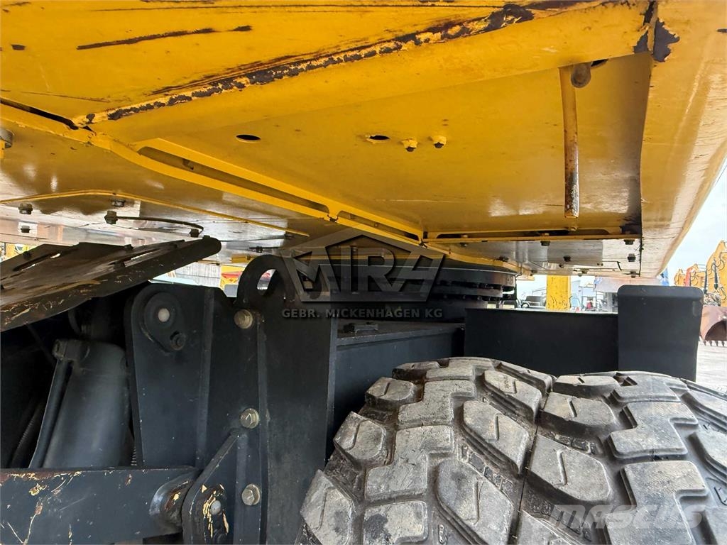 Komatsu PW 180-10 حفارات بعجل