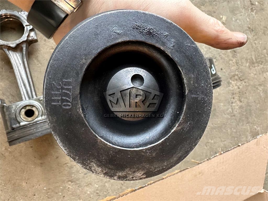 Kubota Kolben Satz/ V3307T Moottorit