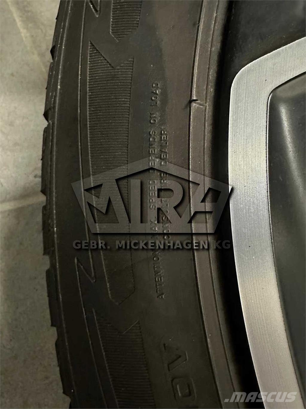 Mercedes-Benz AMG Felgen G63/ Winterreifen Carros Ligeiros