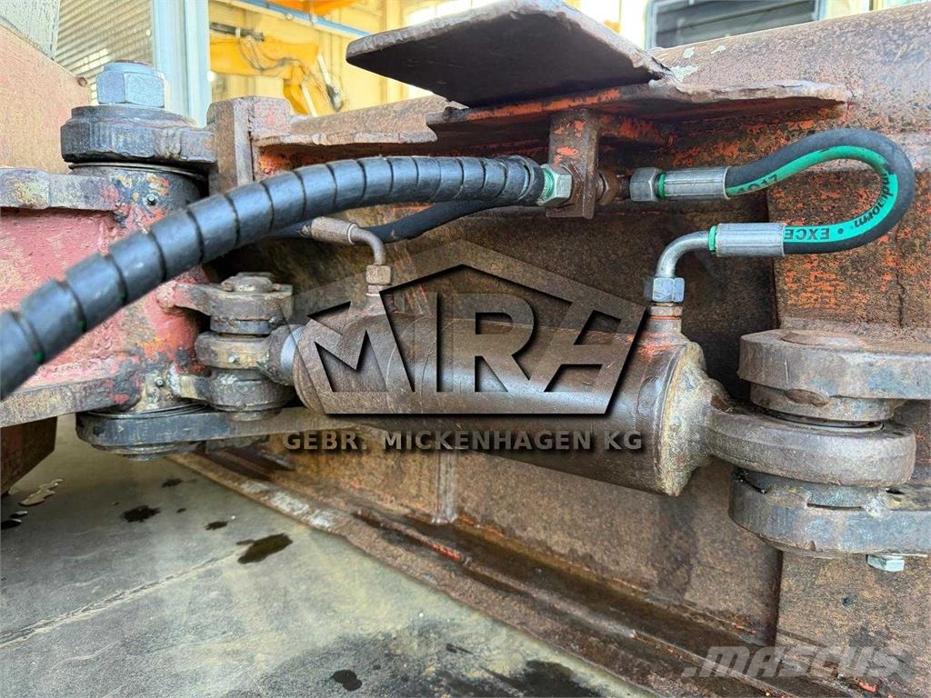  Oil Quick 1800 mm/ OQ 70-55 جرافات عكسية
