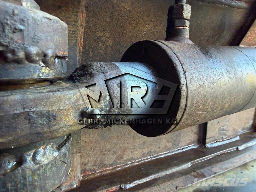  Oil Quick 1800 mm/ OQ 70-55 جرافات عكسية
