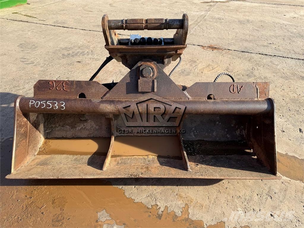  Oil Quick 2000 mm/ OQ 70-55 جرافات عكسية