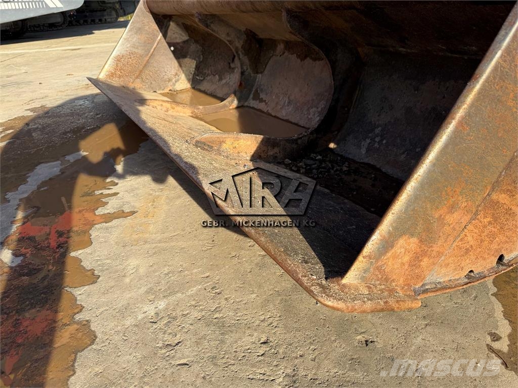  Oil Quick 2000 mm/ OQ 70-55 جرافات عكسية