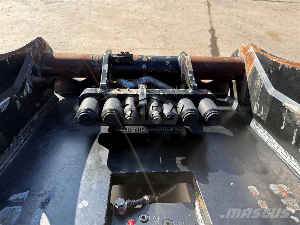 Oil Quick 2000 mm / OQ 90 Backhoes