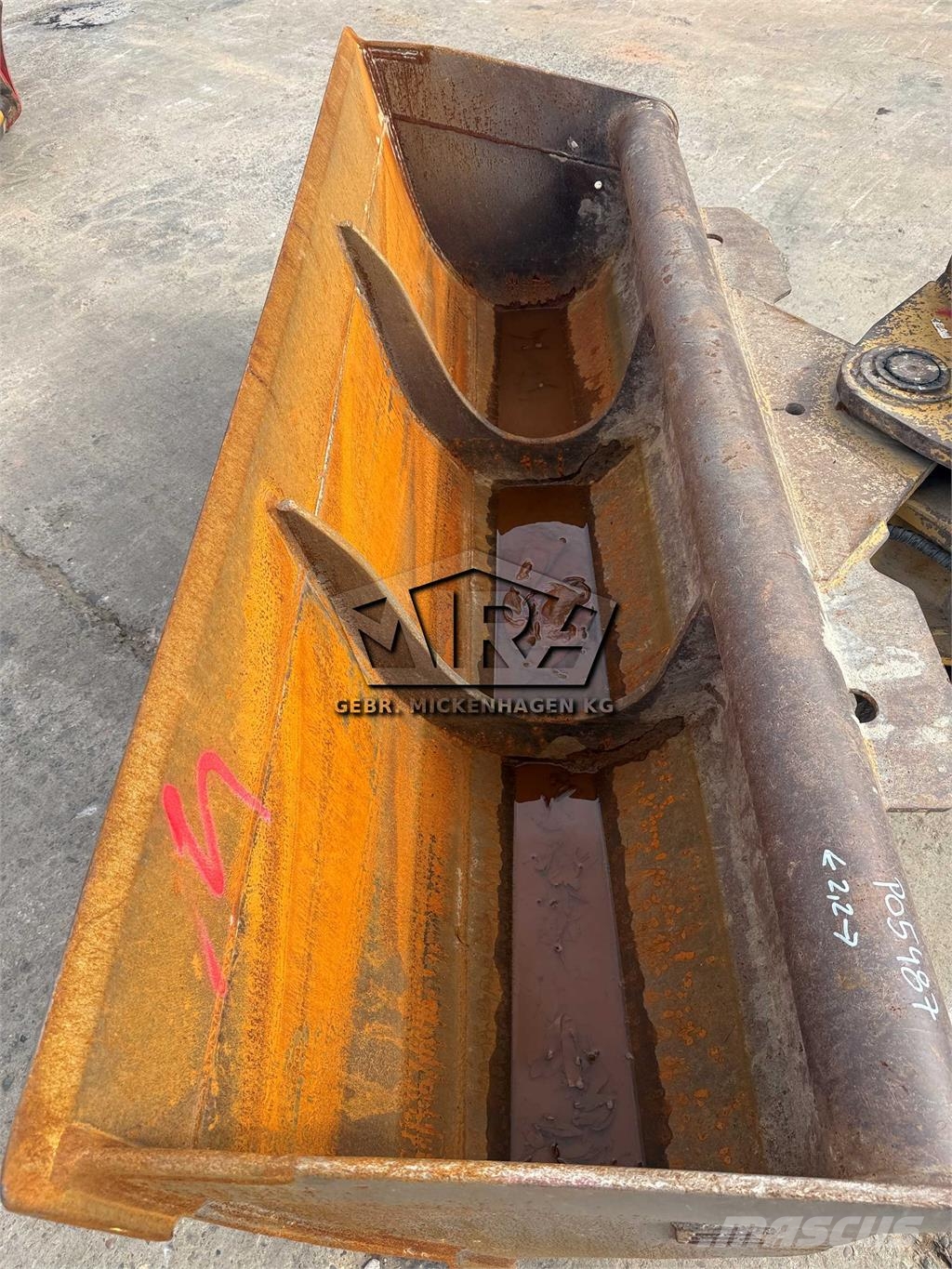 Oil Quick 2200 mm/ OQ 70-55 Tieflöffel