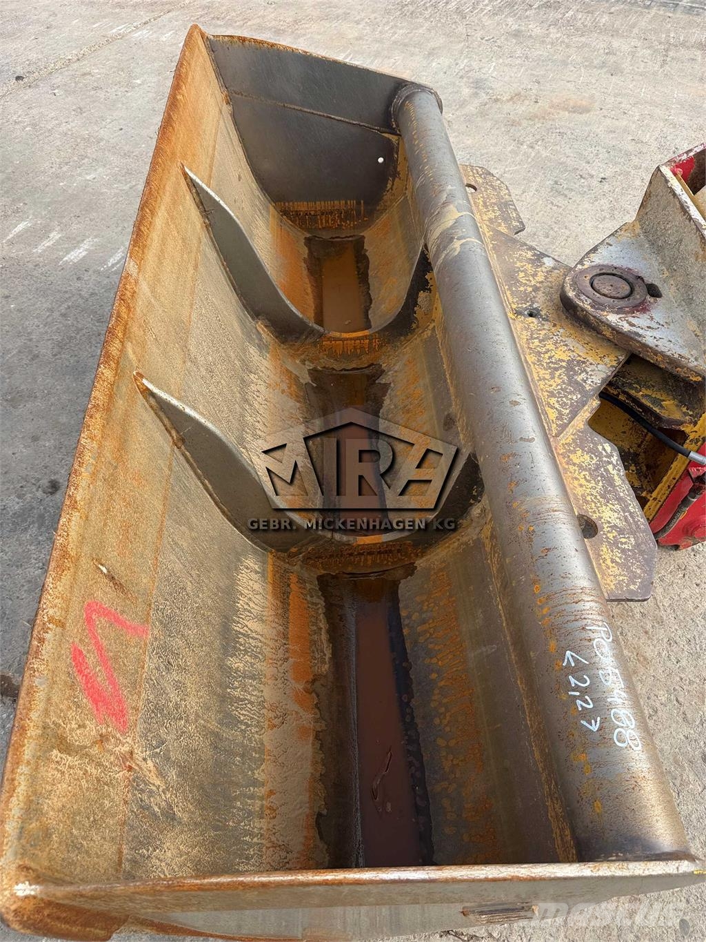 Oil Quick 2200 mm/ OQ 70-55 Tieflöffel