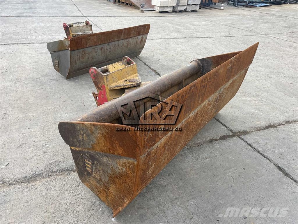 Oil Quick 2200 mm/ OQ 70-55 Tieflöffel