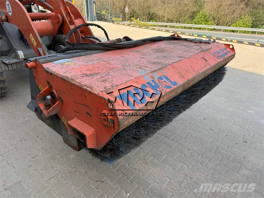 Tuchel BIG 600 - 180 Lakaisuautot