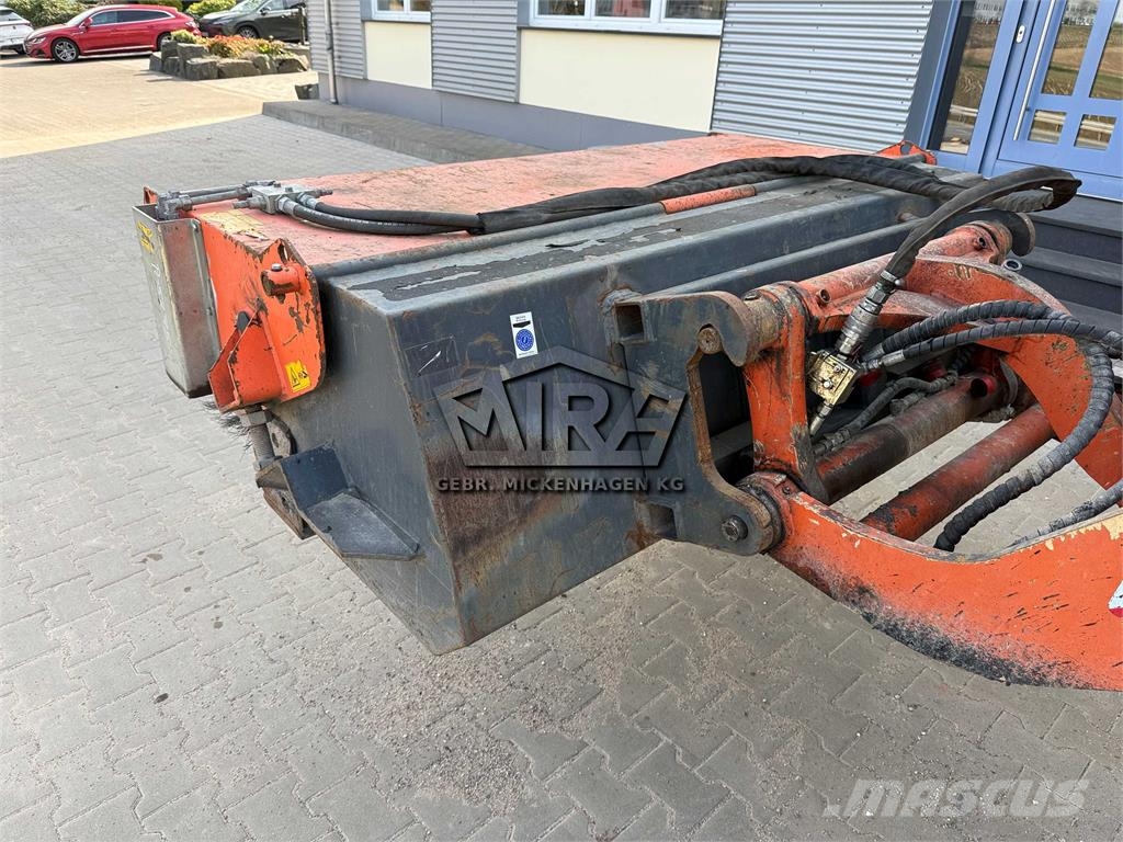 Tuchel BIG 600 - 180 Lakaisuautot
