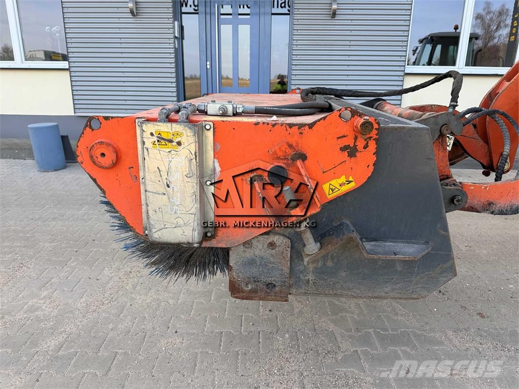 Tuchel BIG 600 - 180 Lakaisuautot