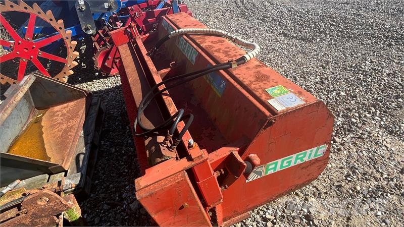 Agric Skovl med kost Otros accesorios para tractores