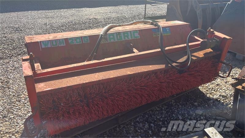 Agric Skovl med kost Otros accesorios para tractores
