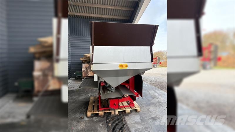 Bredal TX 3000 معدات توزيع السماد العضوي