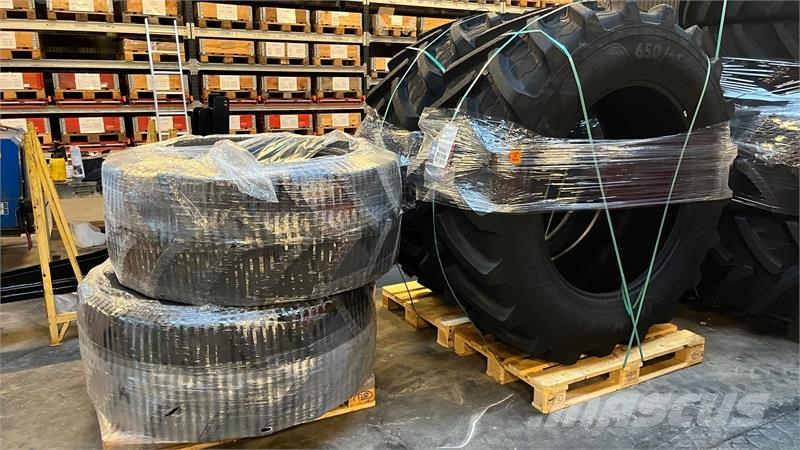 Ceat 650/65R42 + 540/65R30 Renkaat ja vanteet