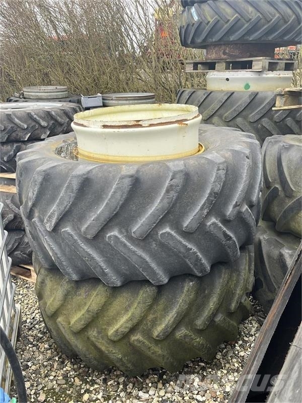 Goodyear 600/65-28 Riepas, riteņi un diski