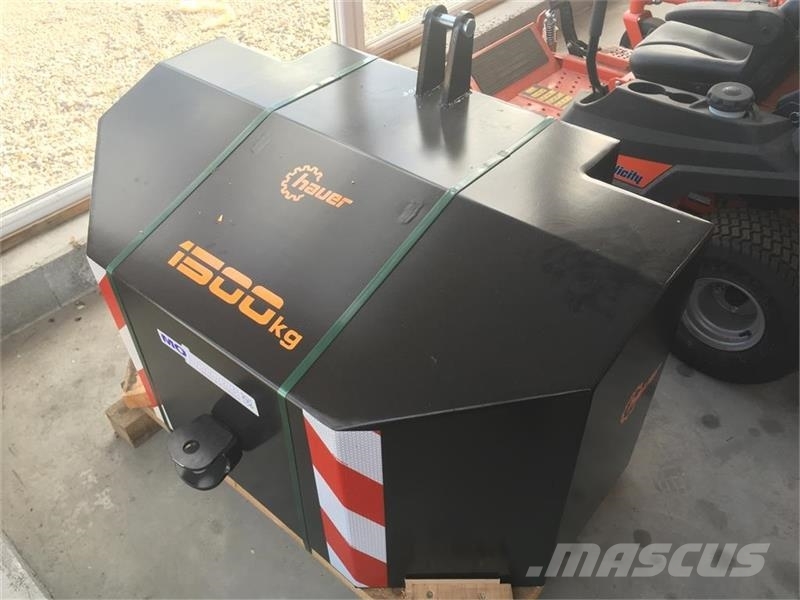 Hauer Frontklods 1500 kg. Ďalšie príslušenstvo traktorov