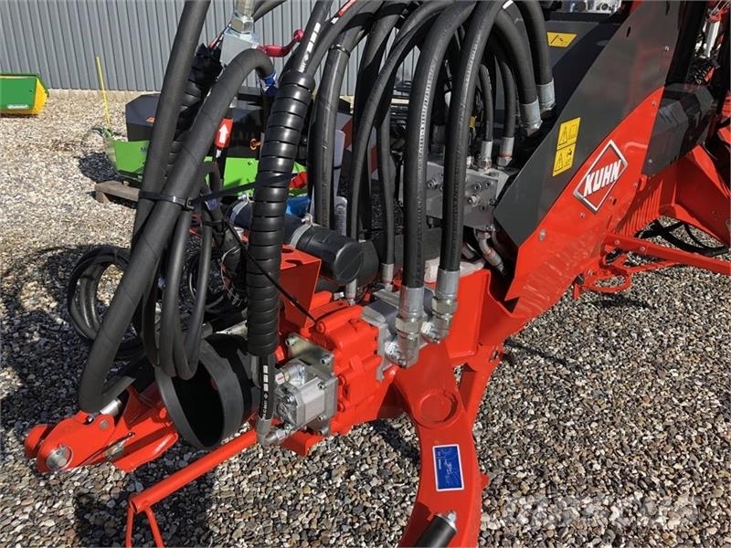 Kuhn GA15231 Ny model مكابس وميبسات التبن