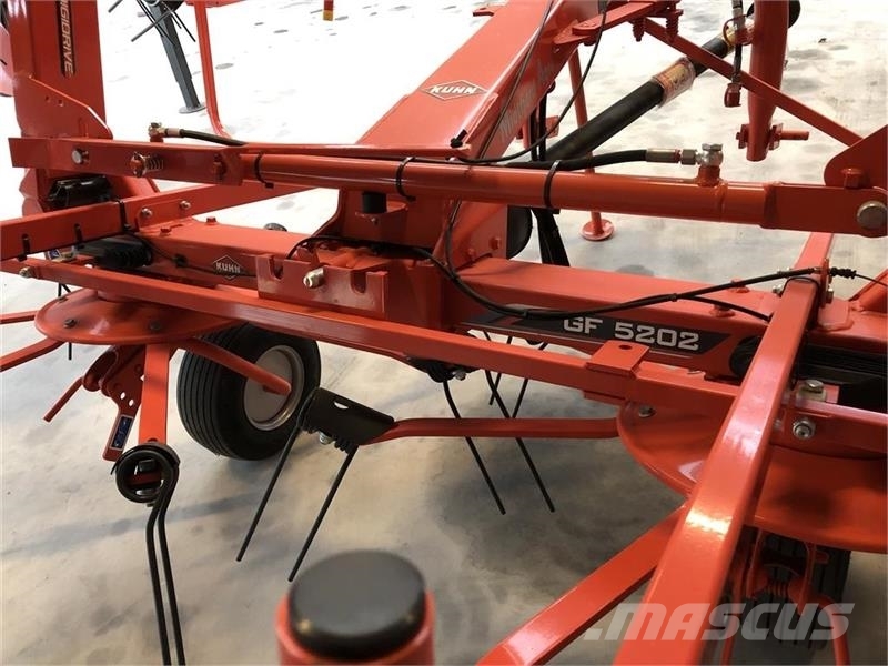 Kuhn GF 5202 مكابس وميبسات التبن