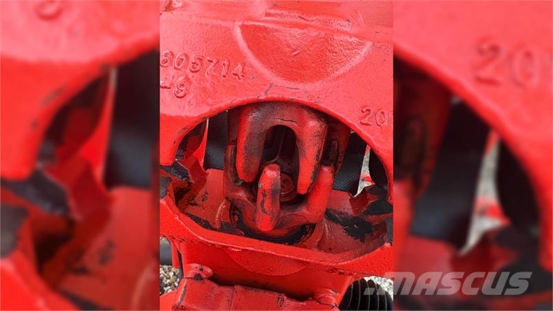 Kuhn Gf8702 مكابس وميبسات التبن