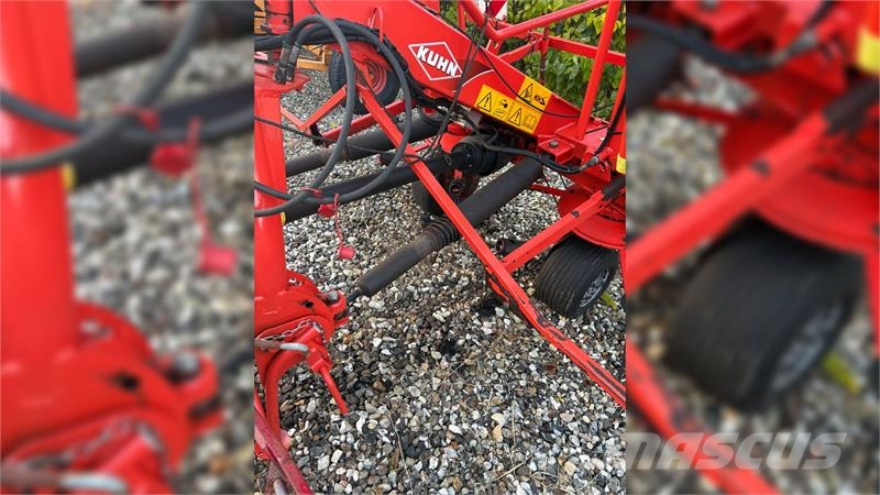 Kuhn Gf8702 مكابس وميبسات التبن