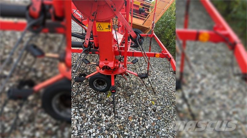 Kuhn Gf8702 مكابس وميبسات التبن