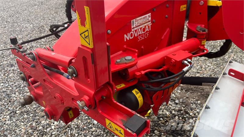 Pöttinger Novacat 352 CF Vālotāji
