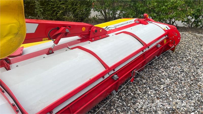Pöttinger Novacat 352 CF Vālotāji