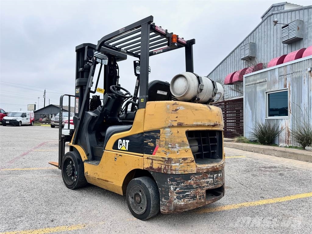 CAT Lift Trucks 2C6000 Вилични кари-повдигачи - други