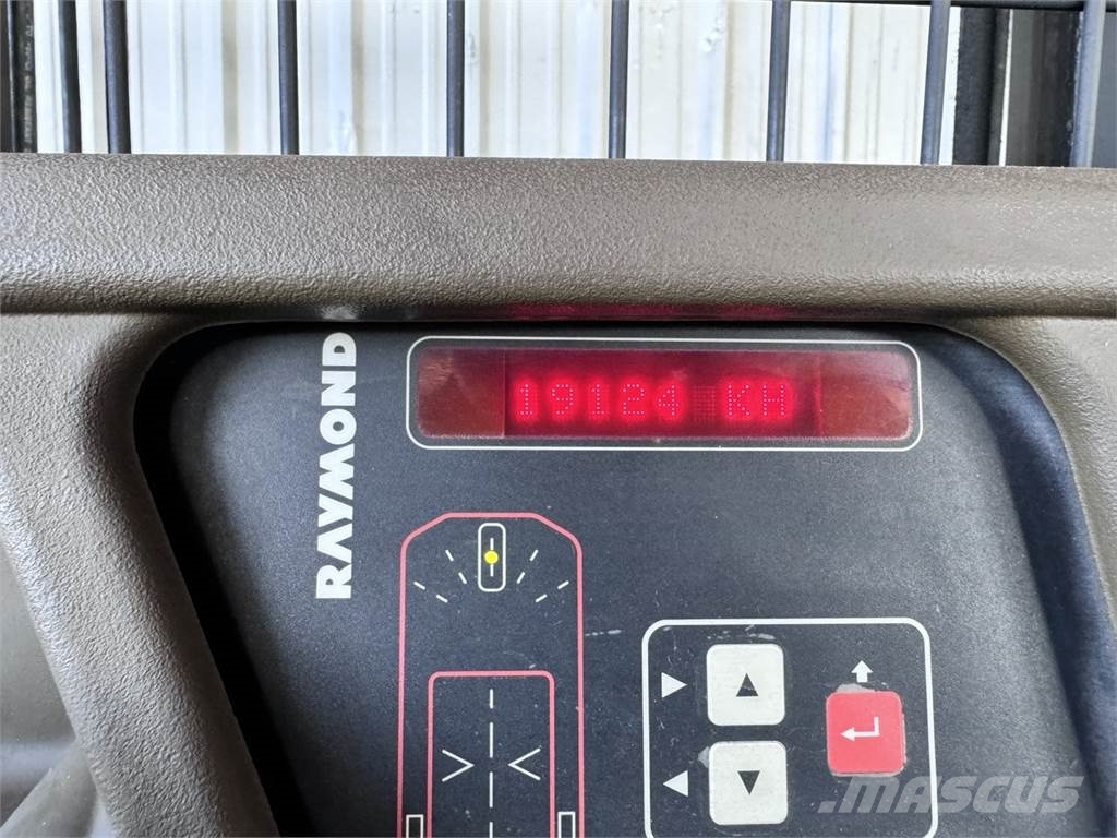 Raymond 540-OPC30TT Préparateur de commande moyenne levée