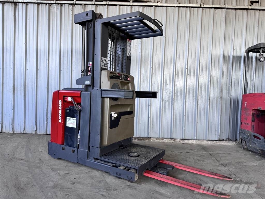 Raymond 540-OPC30TT Préparateur de commande moyenne levée