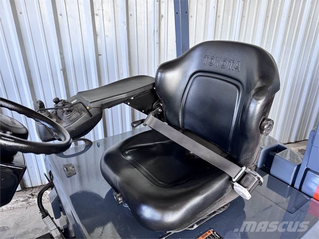 Toyota Material Handling 8FBCU25 其他叉车