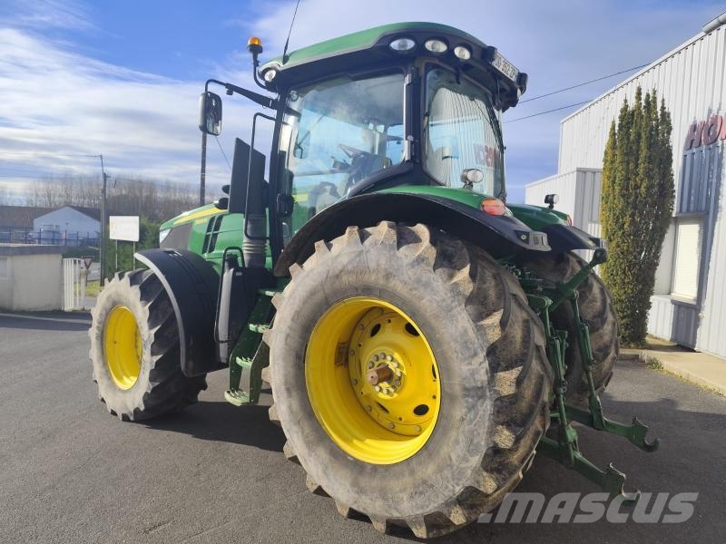John Deere 7215R Traktoren