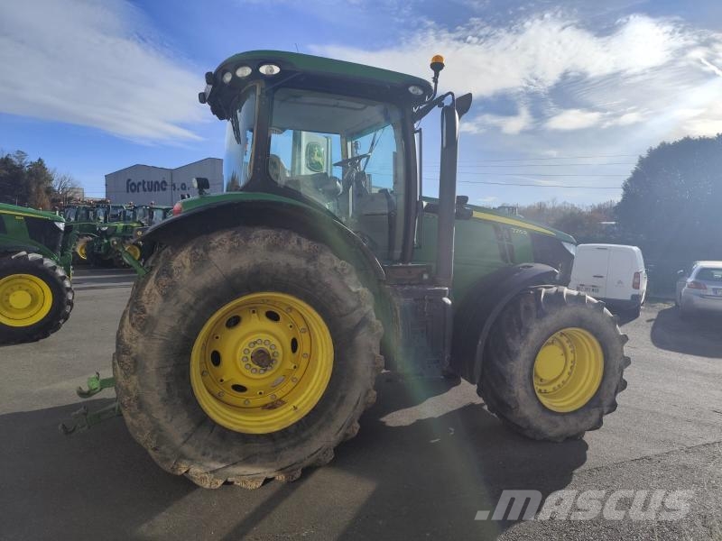 John Deere 7215R Traktoren