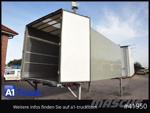  7,45, Möbelkoffer, Lichtband, Filzwände, verz Platformen