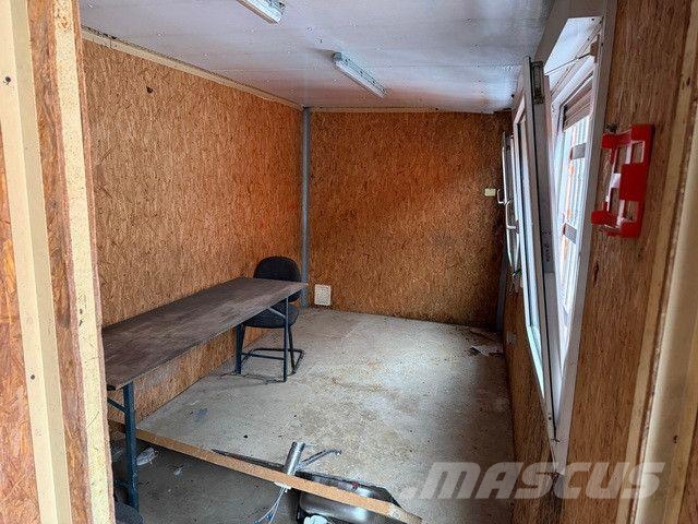 Abroll-Bürocontainer mit Eingangstür Φορτηγά ανατροπή με γάντζο