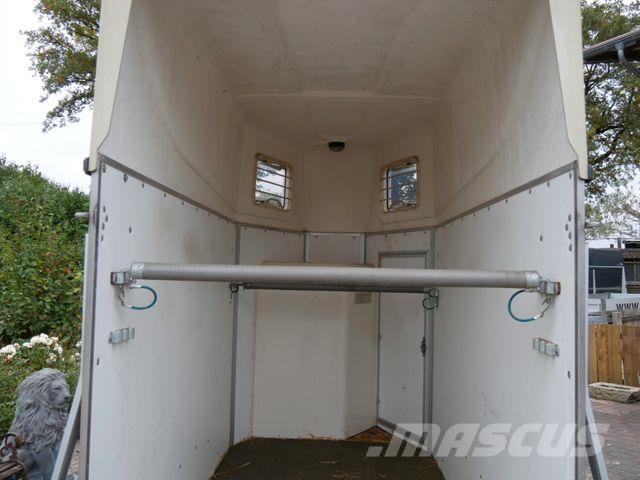 Blomert 1,5 Pferde Holz Poly 動物運輸拖車