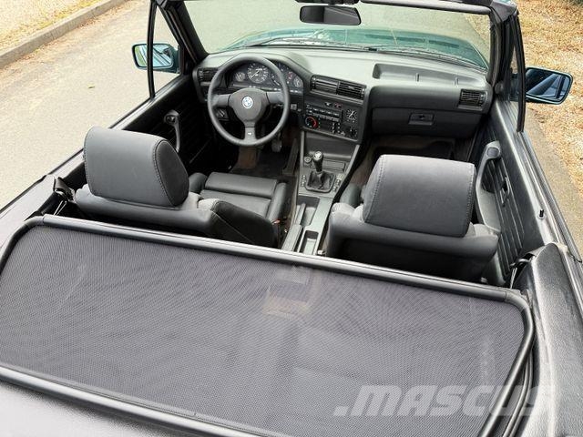 BMW 325i Cabrio E30 TÜV neu H-Kennz Classic Data 2+! Osobní vozy
