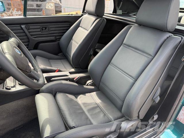 BMW 325i Cabrio E30 TÜV neu H-Kennz Classic Data 2+! Osobní vozy
